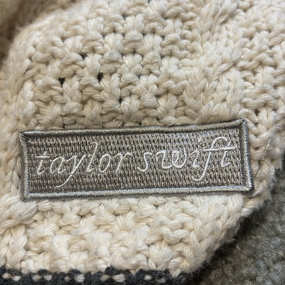 Taylor Swift Folklore Cardigan - Picture 3 of 3